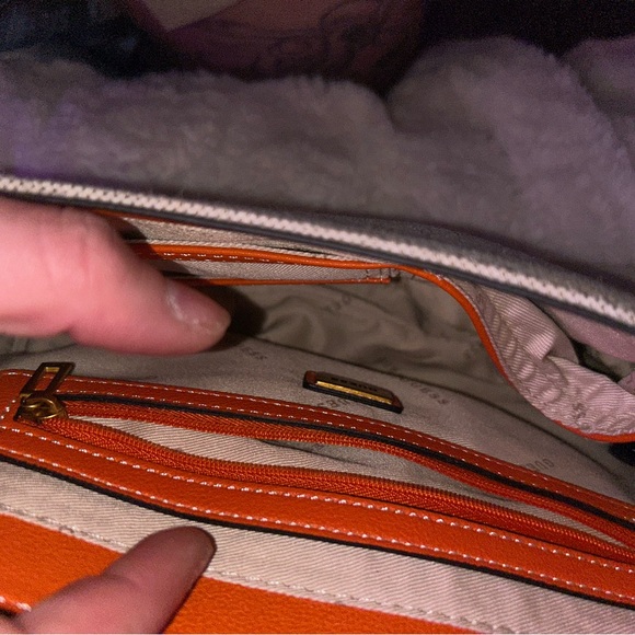 Orange GUESS PURSE - Picture 2 of 3